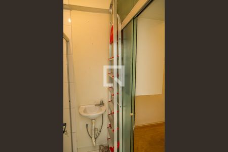 Apartamento para alugar com 100m², 3 quartos e sem vaga Apartamento para alugar com 100m², 3 quartos e sem vagaBanheiro de Serviço