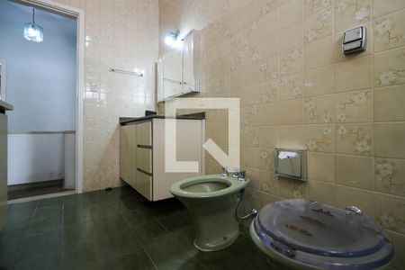 Casa à venda com 142m², 3 quartos e 2 vagasBanheiro