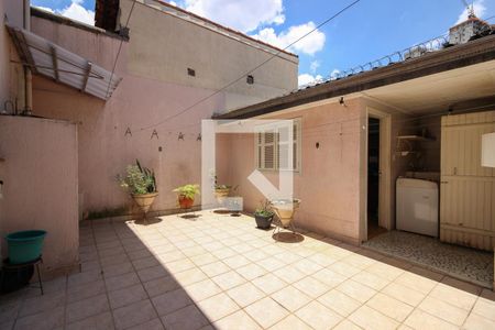 Casa à venda com 142m², 3 quartos e 2 vagasQuintal