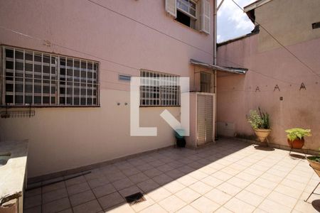 Casa à venda com 142m², 3 quartos e 2 vagasQuintal