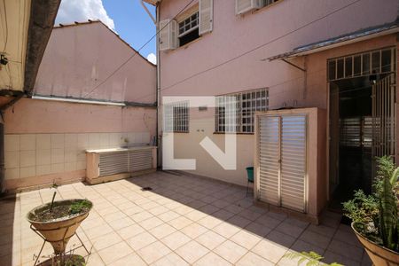 Casa à venda com 142m², 3 quartos e 2 vagasQuintal