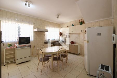 Casa à venda com 142m², 3 quartos e 2 vagasCozinha