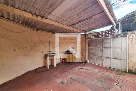 Casa à venda com 167m², 2 quartos e 4 vagasGaragem e Quintal