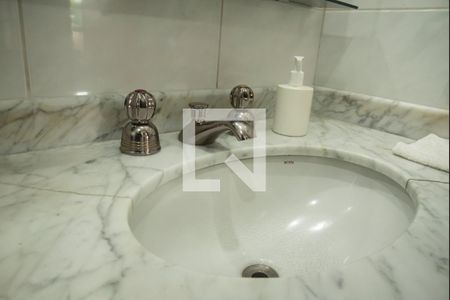 Apartamento à venda com 124m², 4 quartos e 3 vagasBanheiro