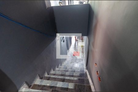 Escada de kitnet/studio para alugar com 1 quarto, 22m² em Jardim Paqueta (zona Norte), São Paulo