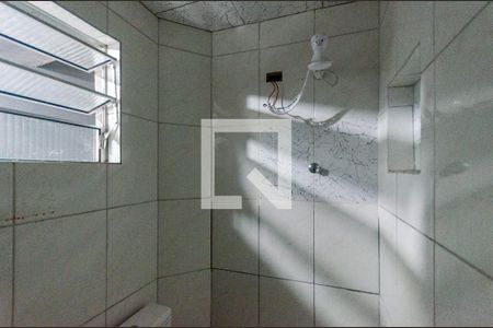 Banheiro de kitnet/studio para alugar com 1 quarto, 22m² em Jardim Paqueta (zona Norte), São Paulo