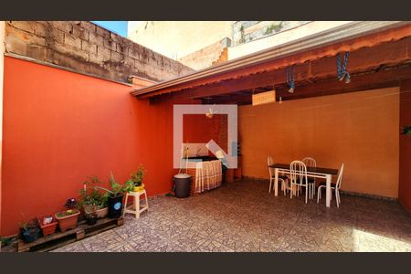 Casa à venda com 191m², 3 quartos e 1 vaga Casa à venda com 191m², 3 quartos e 1 vagaQuintal