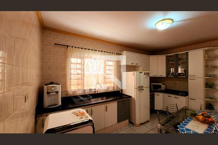 Casa à venda com 191m², 3 quartos e 1 vaga Casa à venda com 191m², 3 quartos e 1 vagaCozinha