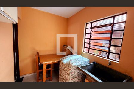 Casa à venda com 191m², 3 quartos e 1 vaga Casa à venda com 191m², 3 quartos e 1 vagaLavanderia