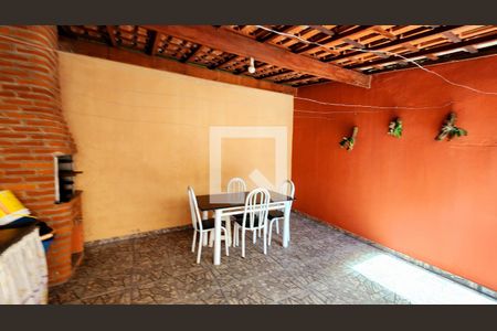 Casa à venda com 191m², 3 quartos e 1 vaga Casa à venda com 191m², 3 quartos e 1 vagaQuintal