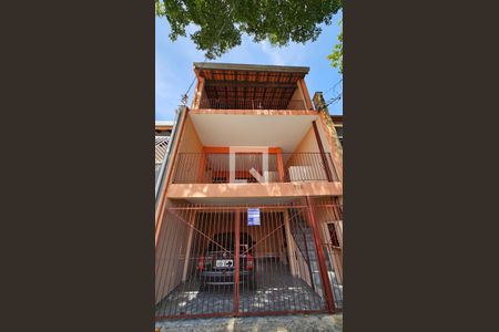 Casa à venda com 191m², 3 quartos e 1 vaga Casa à venda com 191m², 3 quartos e 1 vagaFachada
