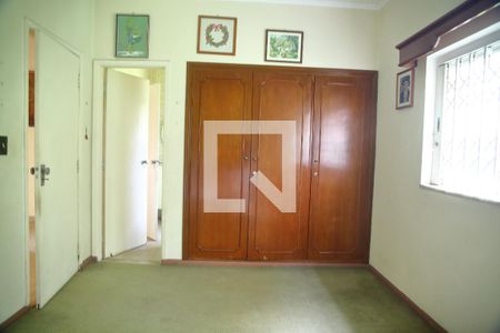 Casa à venda com 200m², 3 quartos e 4 vagasQuarto 2 - Armários