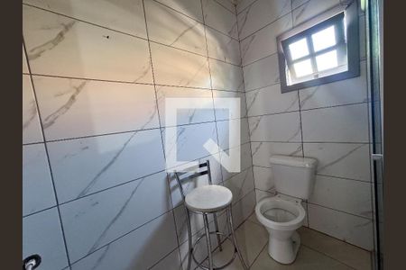 Casa à venda com 124m², 3 quartos e 2 vagas Casa à venda com 124m², 3 quartos e 2 vagascasa fundos banheiro