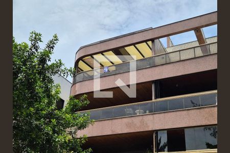 Apartamento à venda com 180m², 3 quartos e 2 vagasPlaca