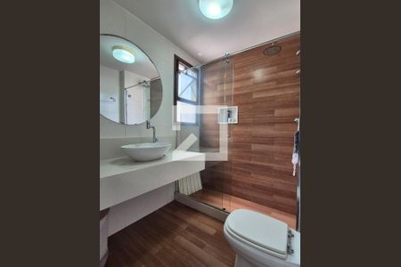 Apartamento à venda com 180m², 3 quartos e 2 vagasBanheiro da Suite 3