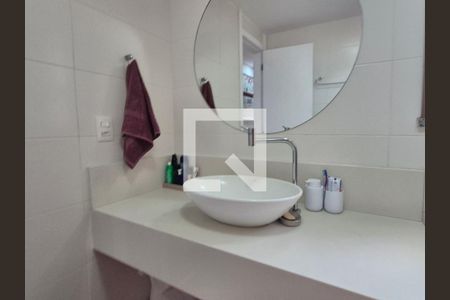 Apartamento à venda com 180m², 3 quartos e 2 vagasBanheiro da Suite 3