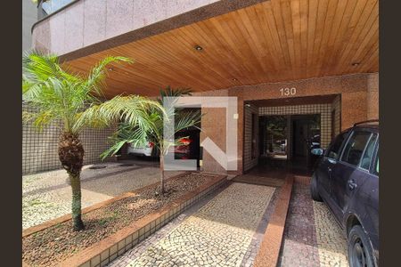 Apartamento à venda com 180m², 3 quartos e 2 vagasEntrada