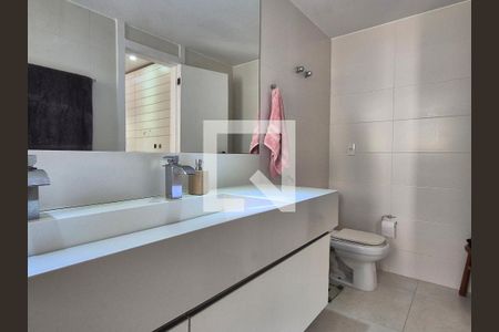 Apartamento à venda com 180m², 3 quartos e 2 vagasBanheiro da Suite 2