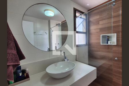 Apartamento à venda com 180m², 3 quartos e 2 vagasBanheiro da Suite 3