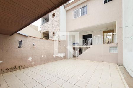 Casa à venda com 232m², 3 quartos e 2 vagasQuintal - fundo