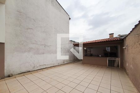 Casa à venda com 232m², 3 quartos e 2 vagasQuintal - fundo