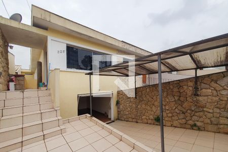 Casa à venda com 232m², 3 quartos e 2 vagasQuintal - frente