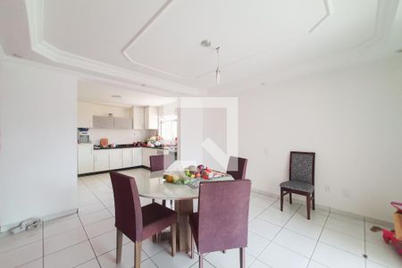 Casa à venda com 232m², 3 quartos e 2 vagasCopa