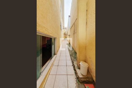 Casa à venda com 232m², 3 quartos e 2 vagasQuintal - lateral