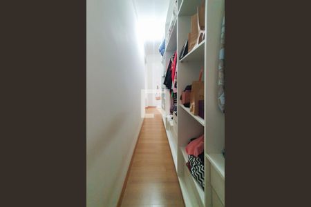 Casa à venda com 232m², 3 quartos e 2 vagasQuarto 1 ( Suíte ) - closet