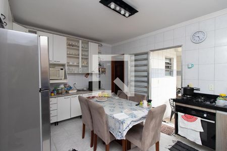 Casa à venda com 201m², 2 quartos e 2 vagas Casa à venda com 201m², 2 quartos e 2 vagasCozinha