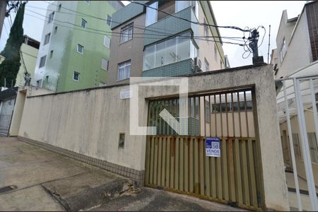 Apartamento à venda com 170m², 3 quartos e 2 vagas Apartamento à venda com 170m², 3 quartos e 2 vagasFachada