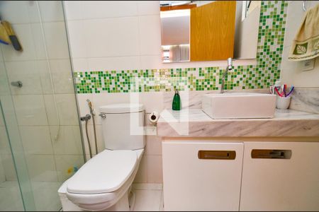Apartamento à venda com 170m², 3 quartos e 2 vagas Apartamento à venda com 170m², 3 quartos e 2 vagasBanheiro suite