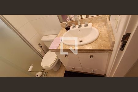 Apartamento à venda com 193m², 4 quartos e 4 vagasBanheiro da Suíte 1