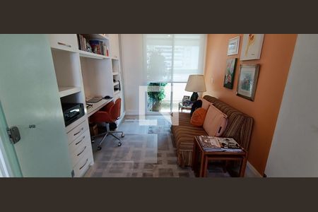 Apartamento à venda com 193m², 4 quartos e 4 vagasEscritório