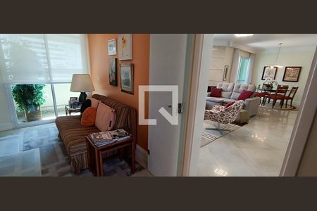 Apartamento à venda com 193m², 4 quartos e 4 vagasEscritório