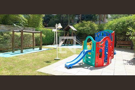 Apartamento à venda com 193m², 4 quartos e 4 vagasÁrea comum - Playground