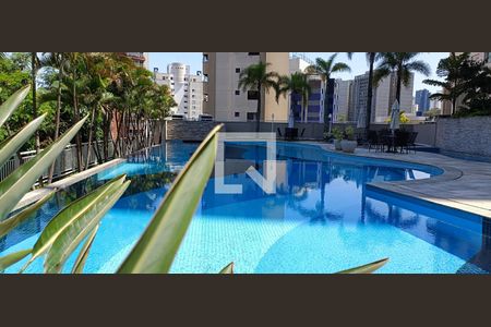 Apartamento à venda com 193m², 4 quartos e 4 vagasÁrea comum - Piscina