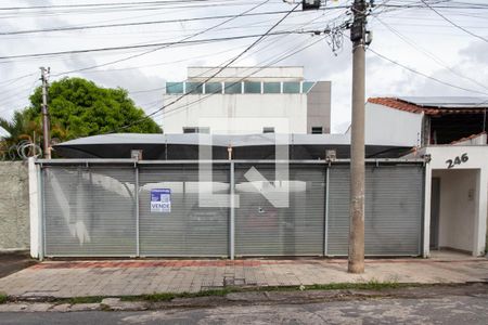 Apartamento à venda com 138m², 3 quartos e 2 vagas Apartamento à venda com 138m², 3 quartos e 2 vagasFachada