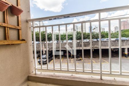 Varanda de apartamento à venda com 2 quartos, 62m² em Jardim Tupanci, Barueri