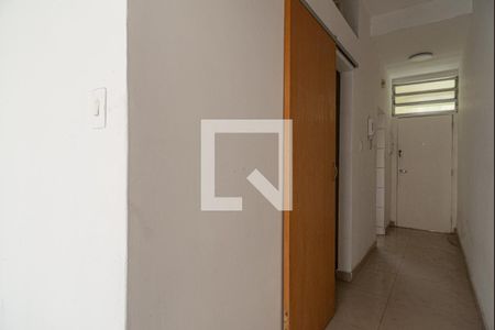 Apartamento à venda com 70m², 2 quartos e sem vaga Apartamento à venda com 70m², 2 quartos e sem vagaCorredor