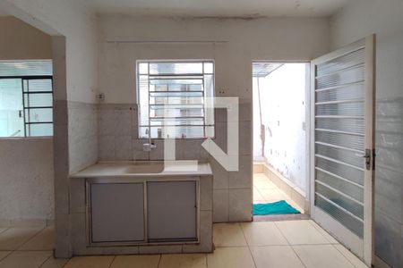 Casa à venda com 215m², 5 quartos e 2 vagas Casa à venda com 215m², 5 quartos e 2 vagasEdícula - Cozinha