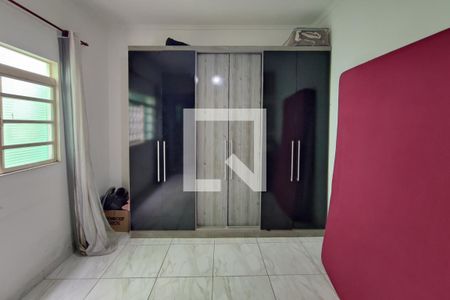 Casa à venda com 215m², 5 quartos e 2 vagas Casa à venda com 215m², 5 quartos e 2 vagasQuarto 3