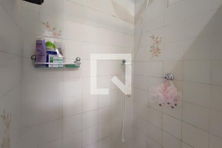 Casa à venda com 215m², 5 quartos e 2 vagas Casa à venda com 215m², 5 quartos e 2 vagasBanheiro 2