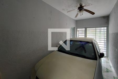 Casa à venda com 215m², 5 quartos e 2 vagas Casa à venda com 215m², 5 quartos e 2 vagasGaragem