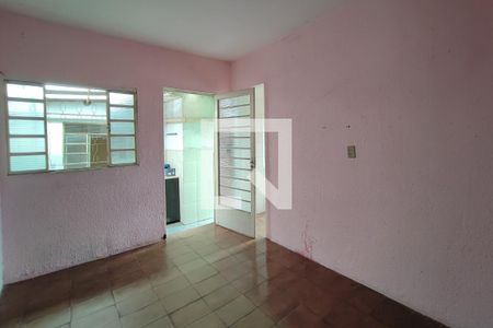 Casa à venda com 215m², 5 quartos e 2 vagas Casa à venda com 215m², 5 quartos e 2 vagasEdícula - Sala