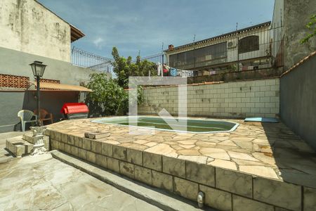 Casa à venda com 240m², 3 quartos e 2 vagas Casa à venda com 240m², 3 quartos e 2 vagasÁrea comum - Piscina