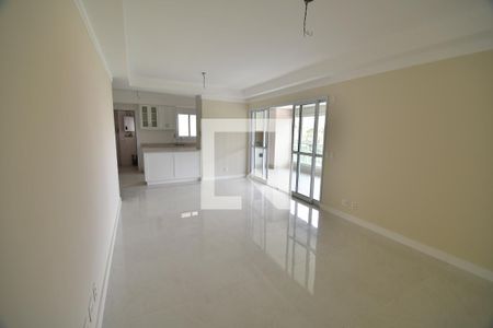 Sala de apartamento à venda com 3 quartos, 136m² em Taquaral, Campinas