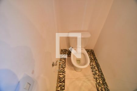 Casa de condomínio à venda com 153m², 3 quartos e 4 vagasLavabo