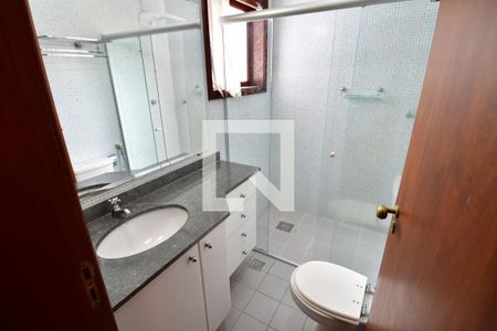 Casa de condomínio à venda com 153m², 3 quartos e 4 vagasBanheiro 2