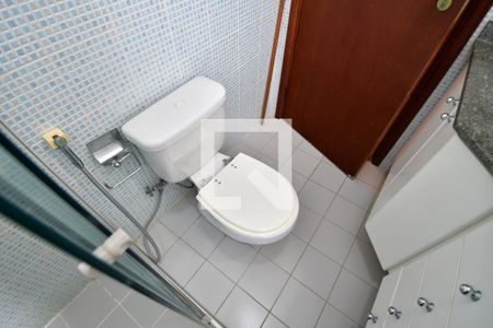 Casa de condomínio à venda com 153m², 3 quartos e 4 vagasBanheiro 2